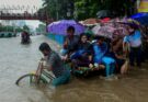 Le Bangladesh fait face à des pluies exceptionnelles qui paralysent les transports et les établissements scolaires