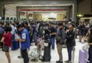 Des milliers de passagers restent bloqués, après la fermeture de sept aéroports en Indonésie