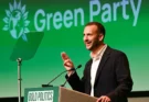 Israël interdit l’entrée du dirigeant des Verts britanniques après une motion sur le sionisme